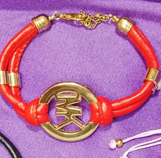 Lote 3 Pulseras MK y Tous