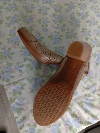 ZapatosMARIA JAEN beige sin estrenar