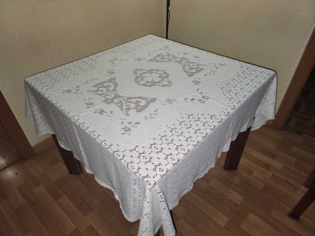 Mantel decorativo de tela blanco