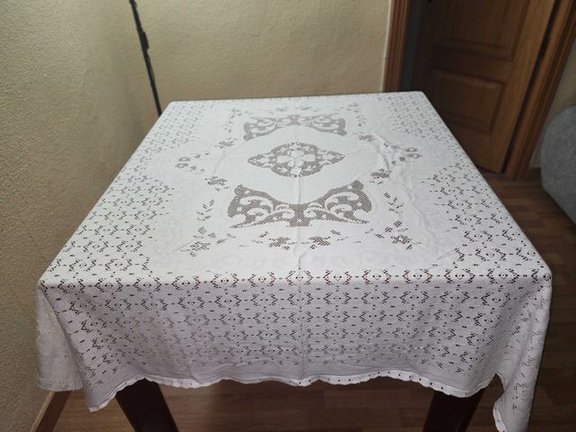 Mantel decorativo de tela blanco