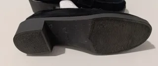 Zapatos de mujer negros con detalle de cadena