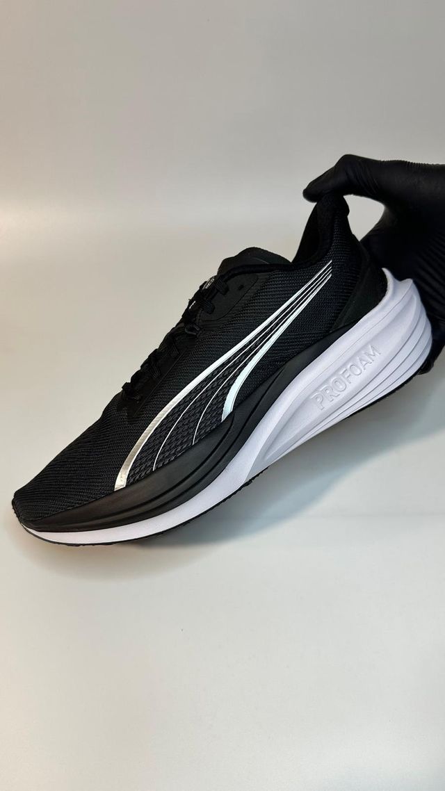 Puma Darter Pro Black/White - Size 42