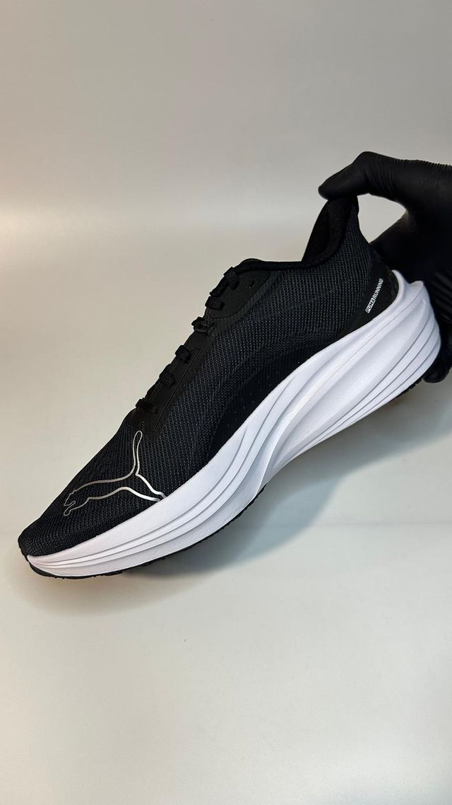 Puma Darter Pro Black/White - Size 42