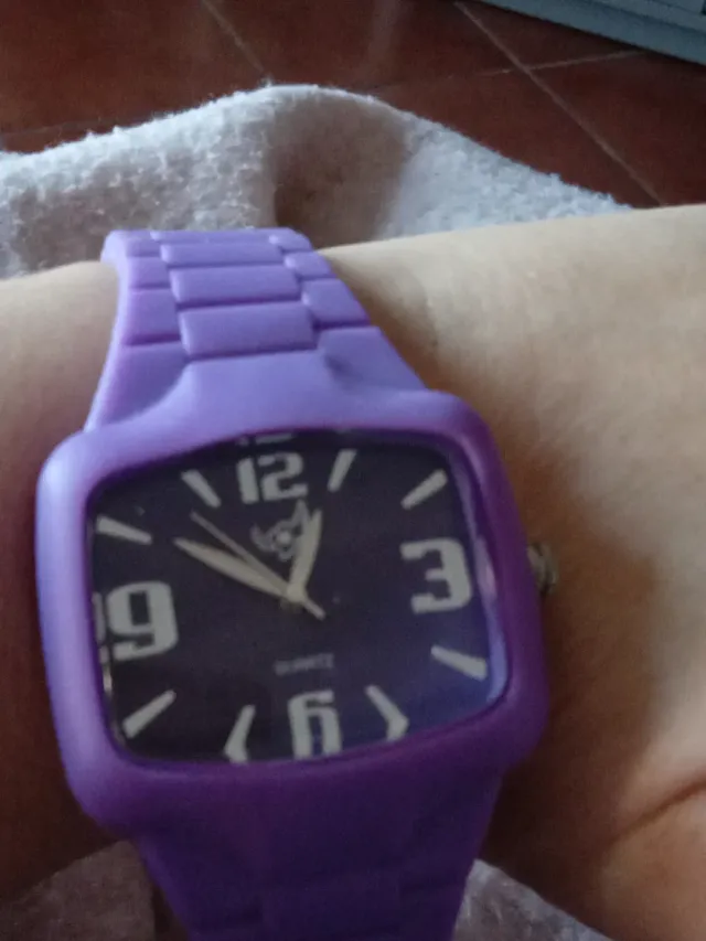 Reloj Morado