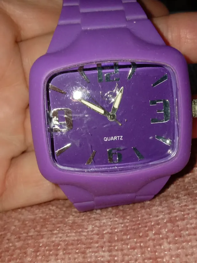 Reloj Morado