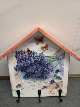 Casita colgador madera hecho a mano