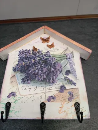 Casita colgador madera hecho a mano