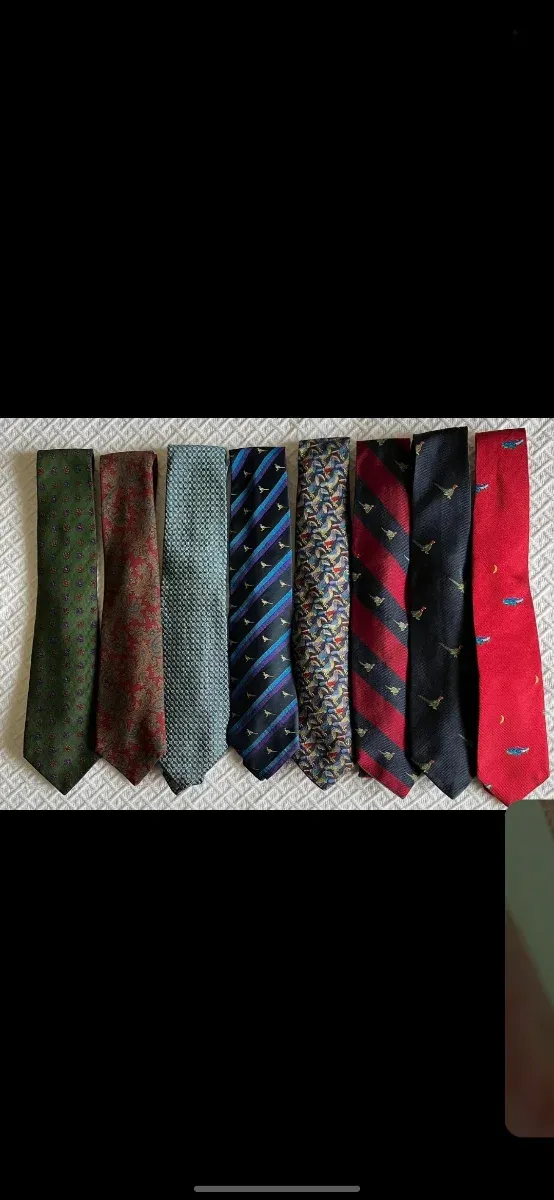 8 Corbatas Aquascutum