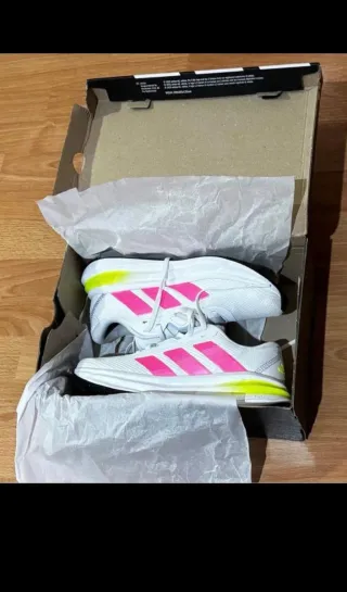 Zapatillas Adidas Blancas y Rosas