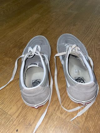 Zapatos Vans grises (casi sin uso)
