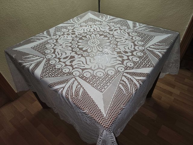 Mantel decorativo de tela blanco