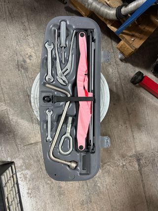 Maletín Herramientas BMW E46 Cabrio OEM descapotab