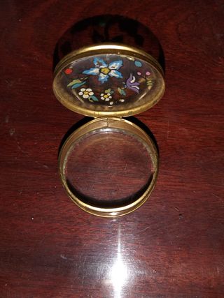 Pequeño baúl joyero y joyero pequeño de cristal