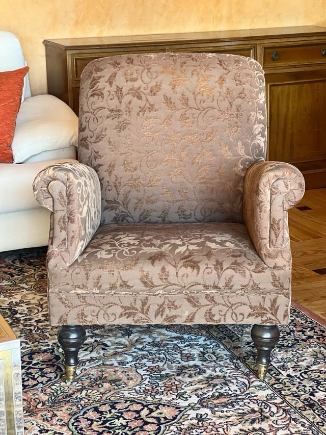 Butaca de tela con ruedas