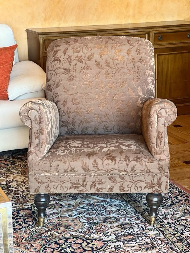 Butaca de tela con ruedas