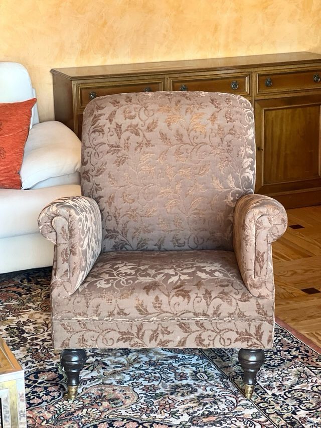 Butaca de tela con ruedas