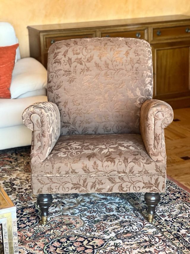 Butaca de tela con ruedas