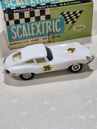 Scalextric Jaguar E exin blanco con caja