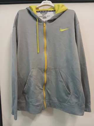 Vendo Felpa Nike Therma-Fit con Cappuccio