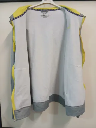 Vendo Felpa Nike Therma-Fit con Cappuccio