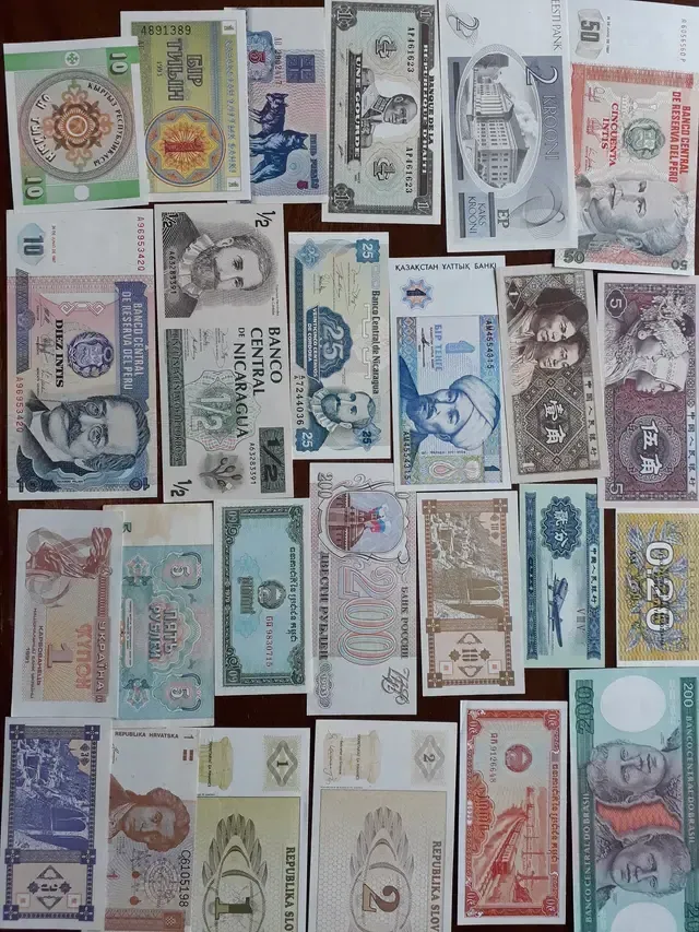 Colección 50 Billetes Mundiales Diferentes