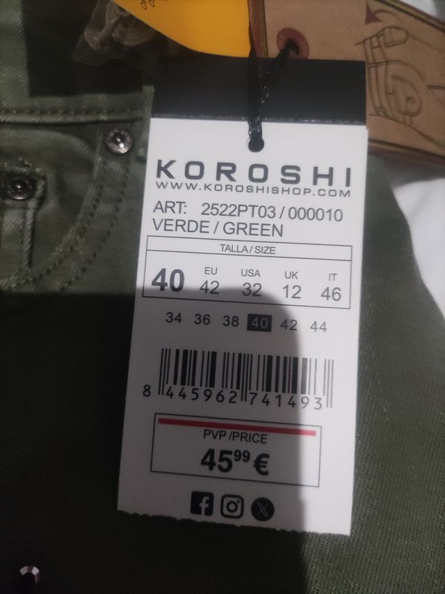 Pantalones vaqueros Koroshi verde oliva con bordad