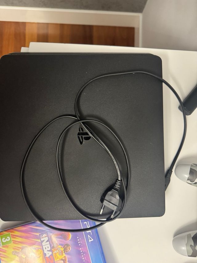 PS4 Slim 1TB + 2 Mandos + Juegos