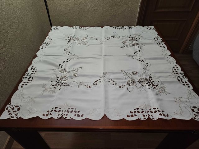 Mantel decorativo + 9 servilletas