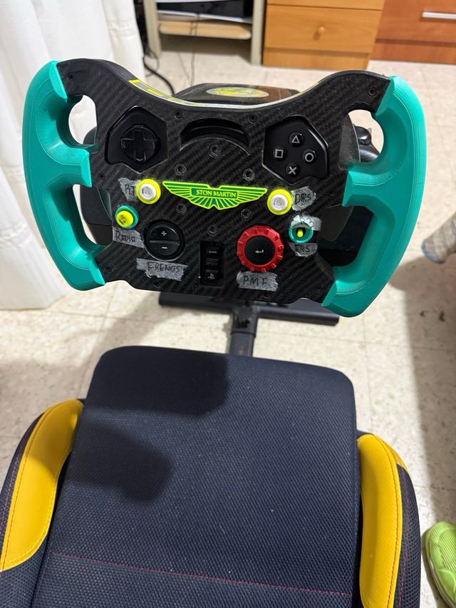 Se vende cockpit SIN volante