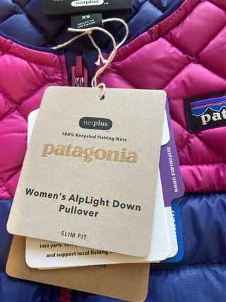 Plumas Patagonia Alplight Morado/Rosa