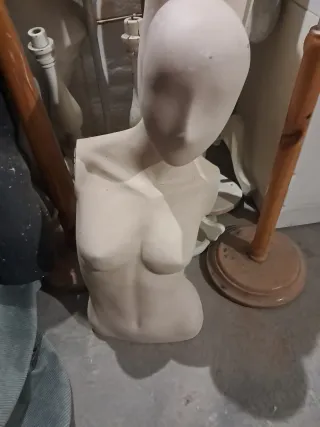 Maniquí Torso Beige
