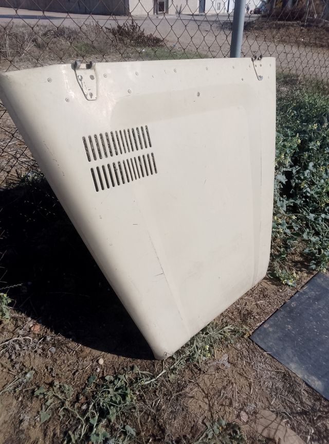 Capó land Rover Santana