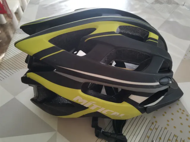 Bicicleta de paseo plateada