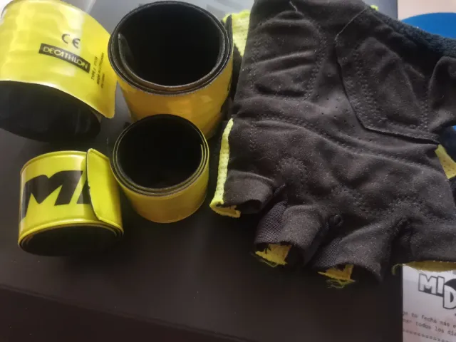 Bicicleta de paseo plateada