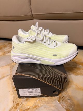 Scarpe uomo nuove bianche/gialle n.40