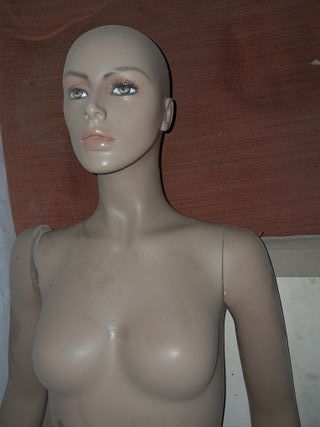 Maniquí de cuerpo entero