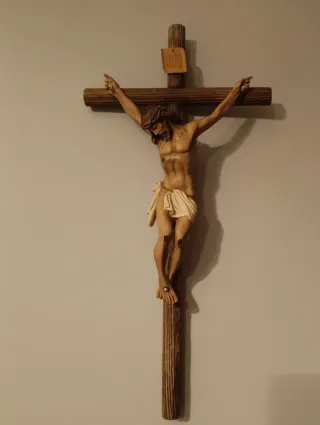 Crucifijo madera años 60