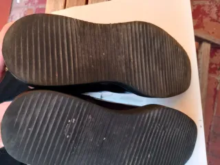 Botín piel Uterqüe burdeos oscuro