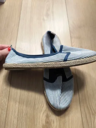 Bambas de rayas azul y blanco