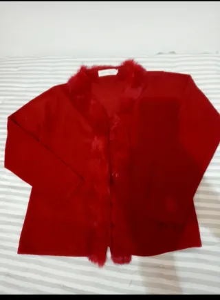 Chaqueta roja con pelo