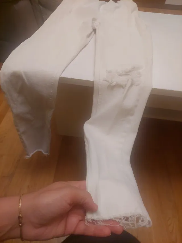 Pantalón vaquero blanco T34 roto