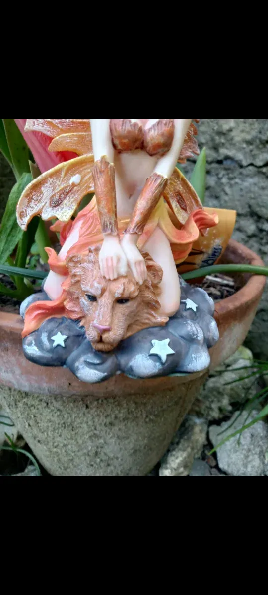 Fata con Leone LES Alpes con scatola