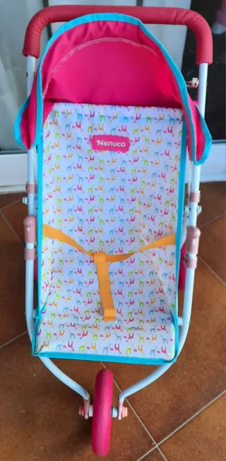 Carrito de paseo Nenuco con capota y Plegable