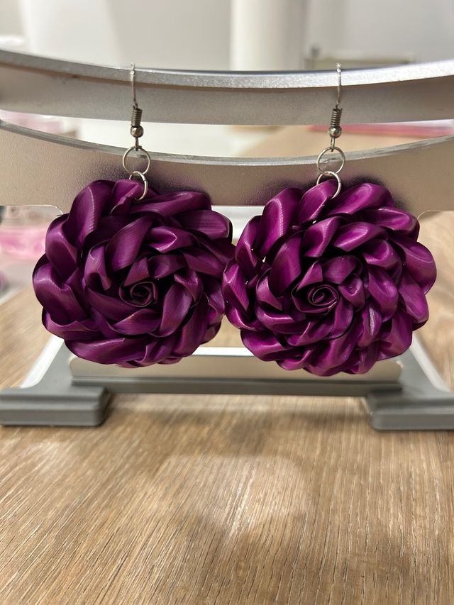 Pendientes flor morada hechos a mano en CDMX