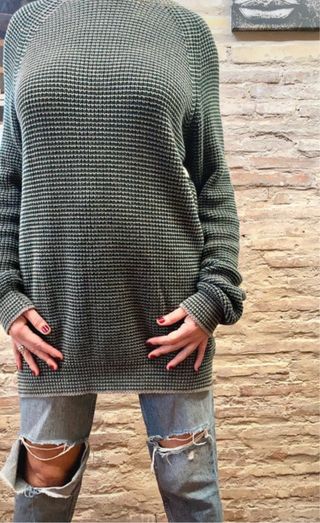 Jersey oversize Mango unisex gris y verde