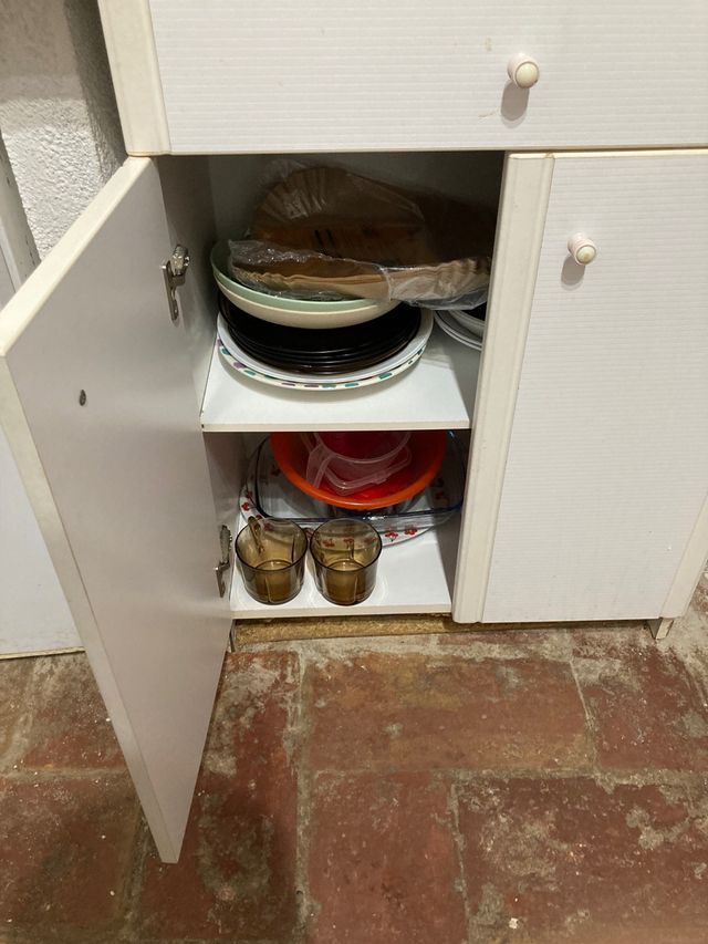 Dos Muebles de baño madera