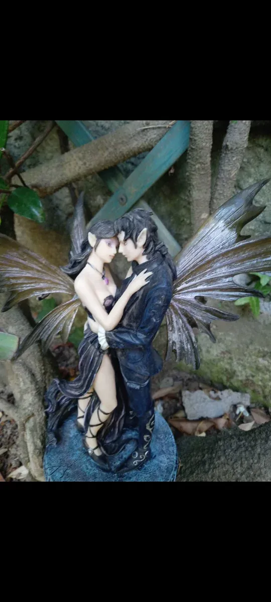 Statua Fata e Uomo Elfo coppia dark LES alpes