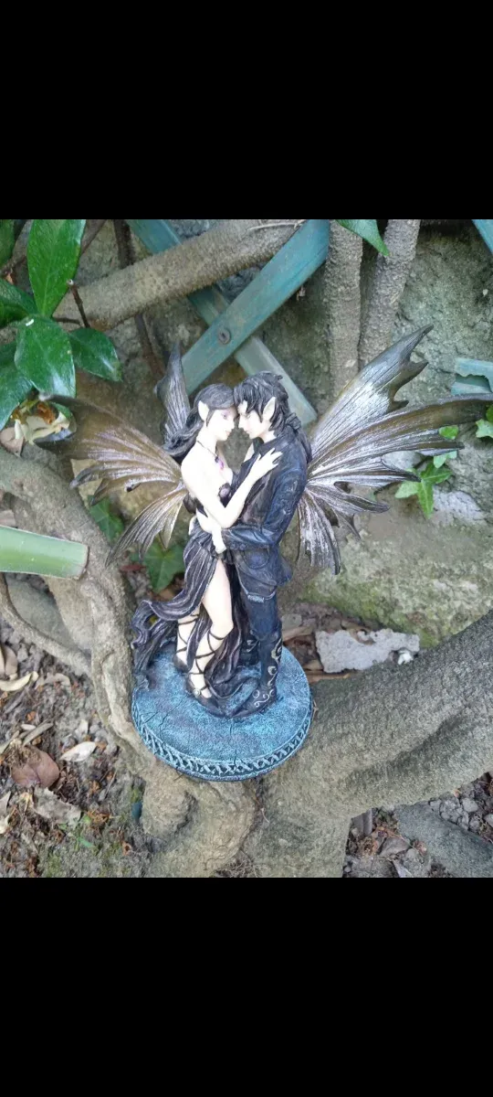 Statua Fata e Uomo Elfo coppia dark LES alpes