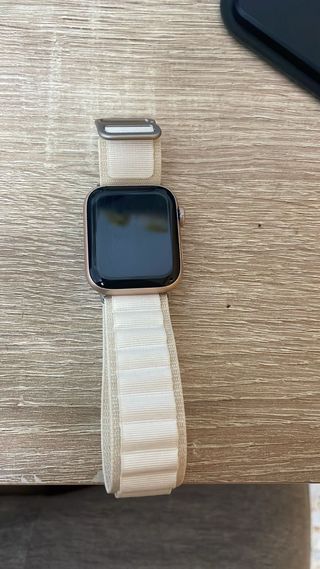 Apple Watch Beige/Dorado