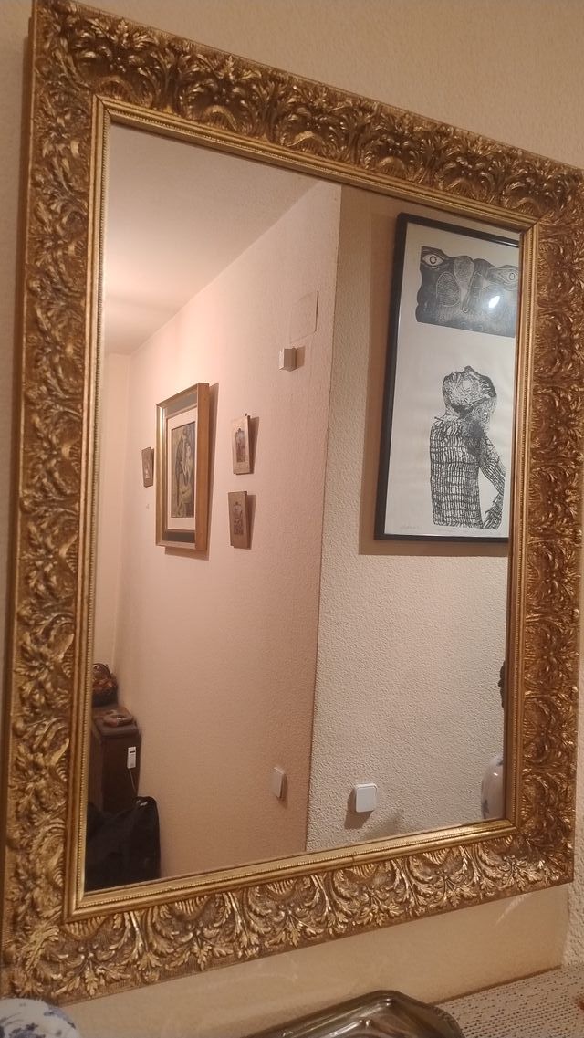 Espejo Marco Dorado Elegante